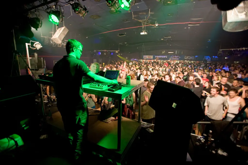Bloc Weekend 2007 — documentary, event and music photograph in Hemsby-on-Sea, Norfolk, UK, frame 35 of 43.